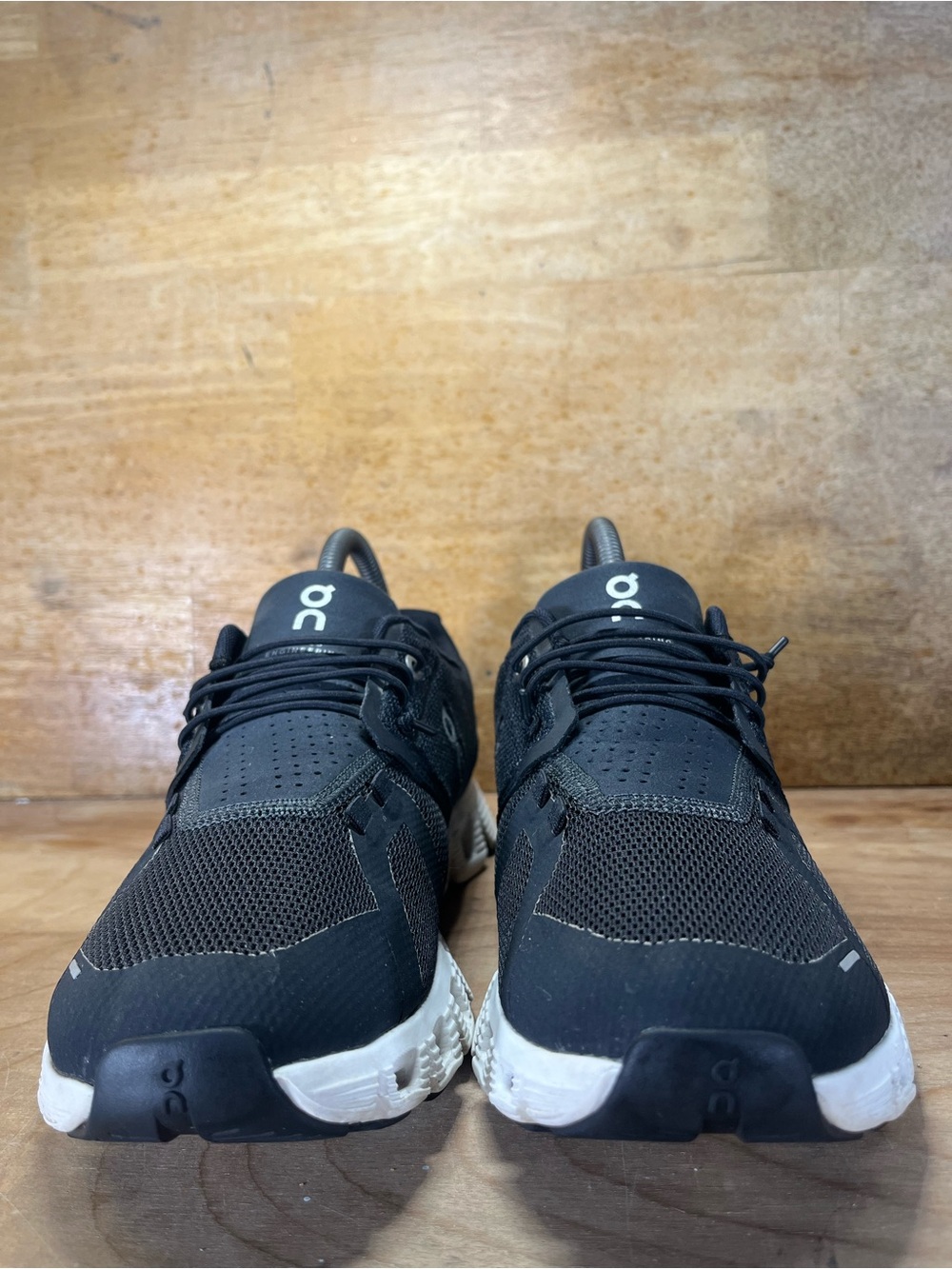 On Cloud 5 LIGHTWEIGHT REFLECTIVE Womens Size 7.5 Running Shoes Sneakers Black - Picture 2 of 12